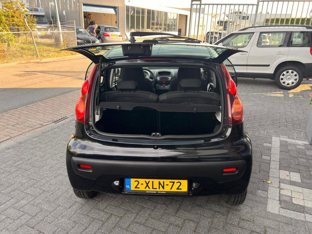 Peugeot 107 1.0 première