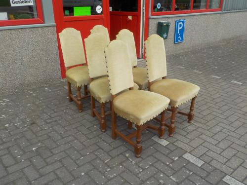 6wat ouder model zeer stevige stoelen in zeer goede staat setprijs 30 euro