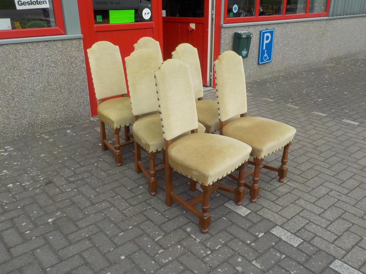 6wat ouder model zeer stevige stoelen in zeer goede staat setprijs 30 euro