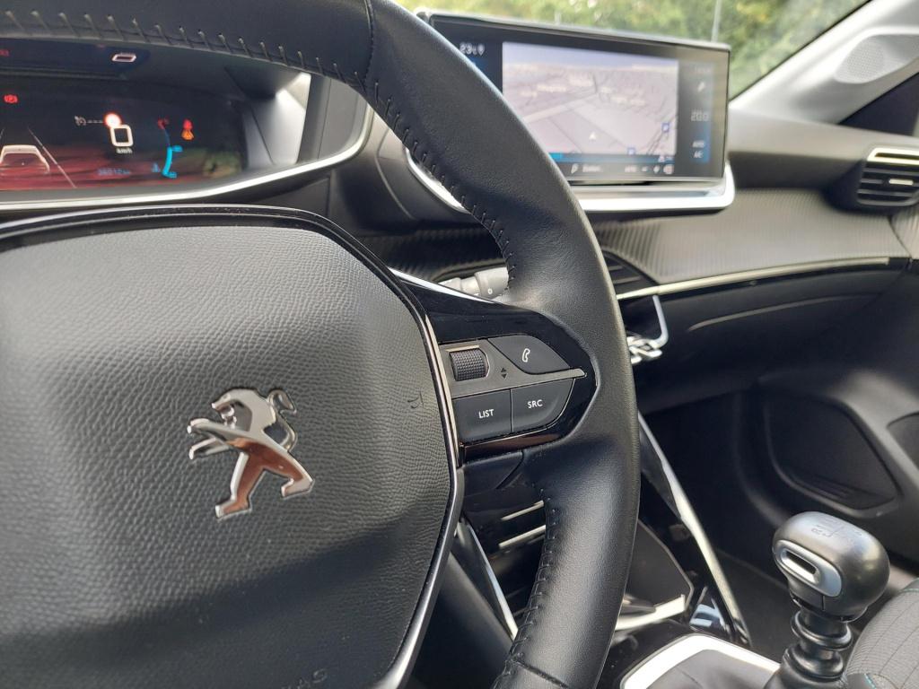 Peugeot 208 1.2 pt 100 allure clima/navi/lmv