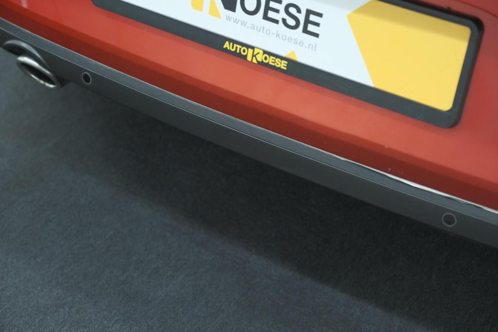 Renault Clio tce 100 intens | dodehoekdetectie | camera | apple carplay | p