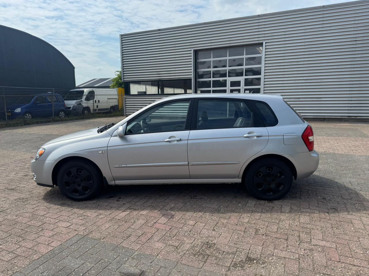 Kia cerato bj 2006 1400 euro