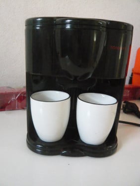 COMPACT KOFFIE ZET APPARAAT PLUS 2 MOKJES