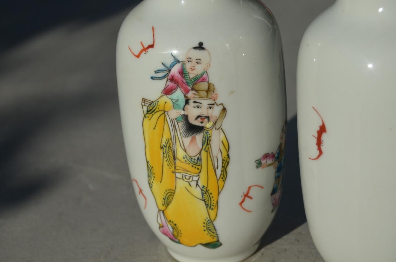 2 Identieke Chinese vaasjes gemerkt 4 karakters