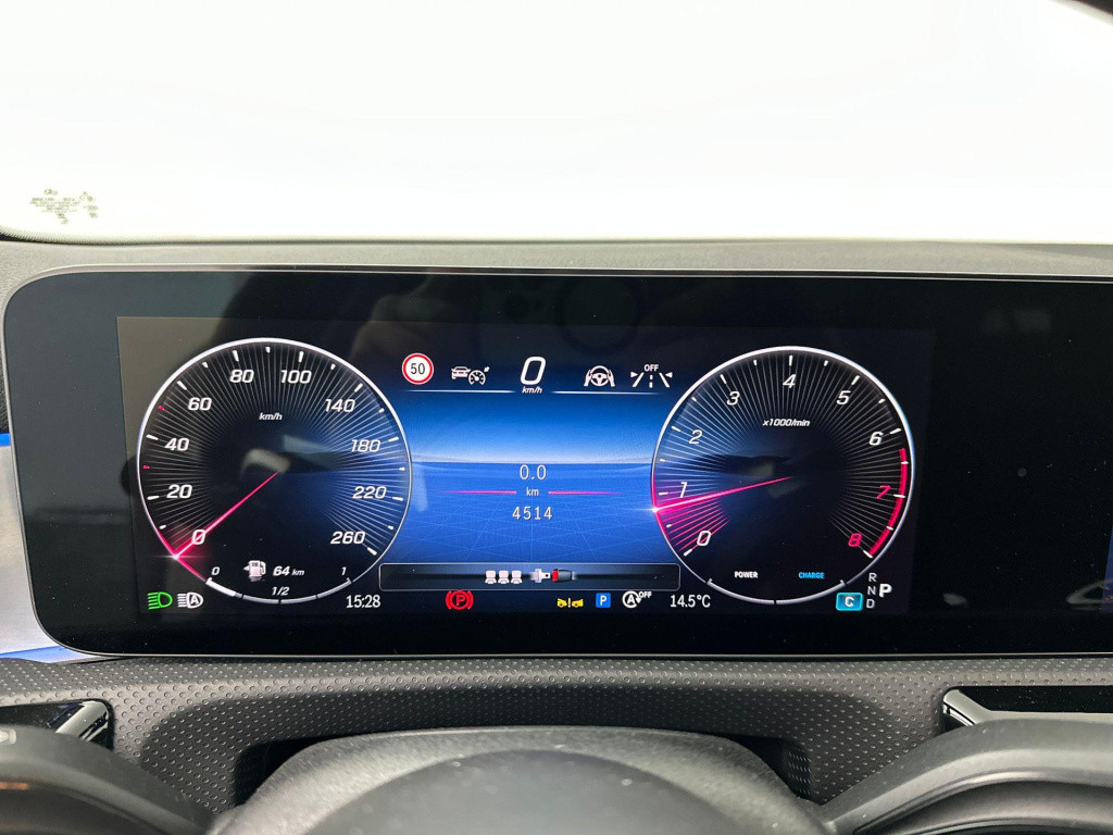 Mercedes-Benz A-Klasse 200 amg premium pano acc sfeer camera