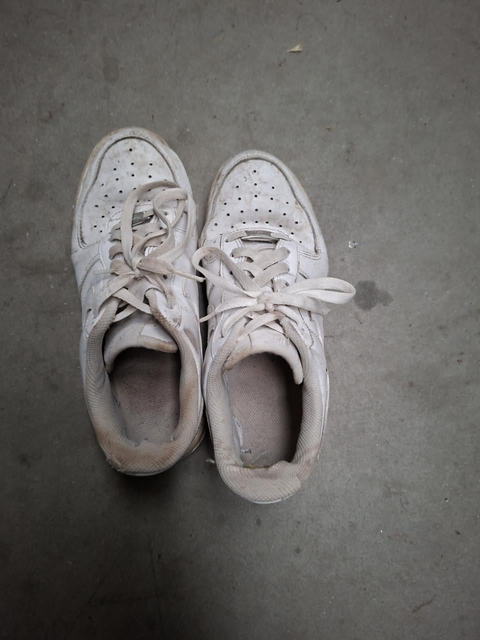 Witte schoenen