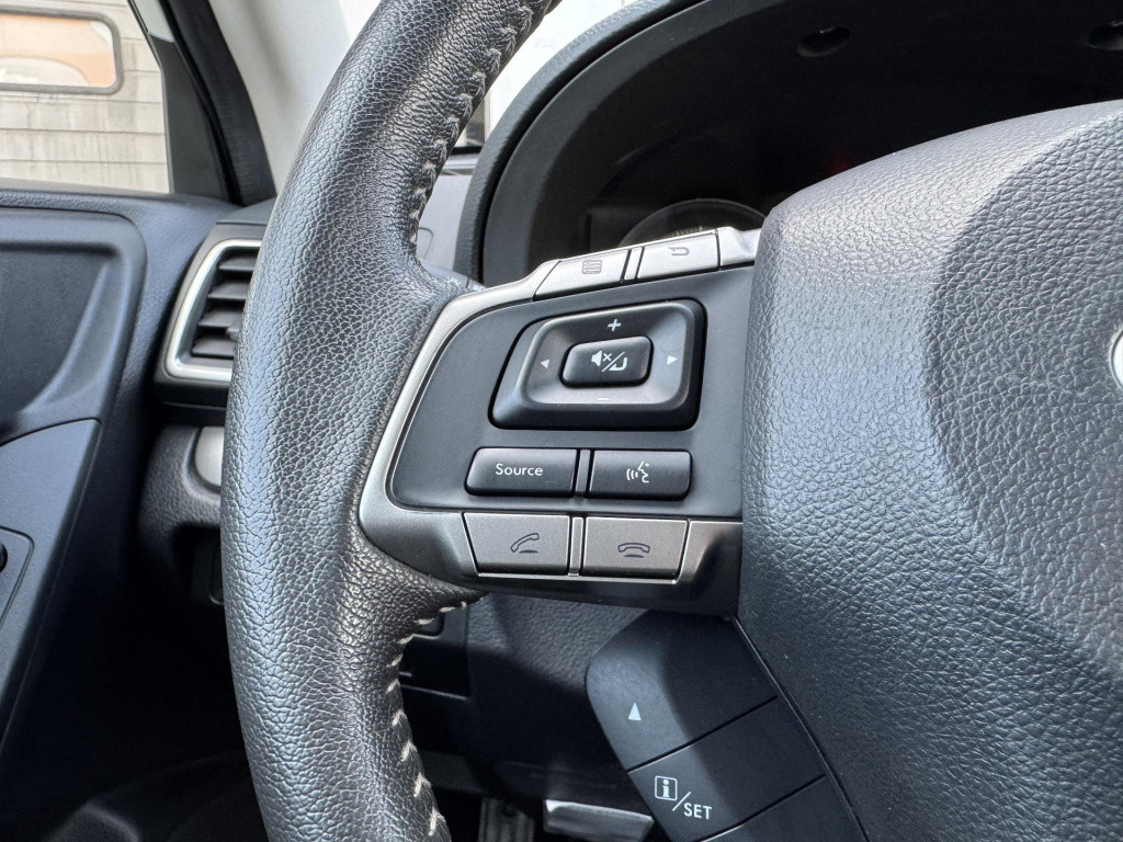 Subaru Forester 2.0 premium | trekhaak afneembaar | panoramadak | navigatie