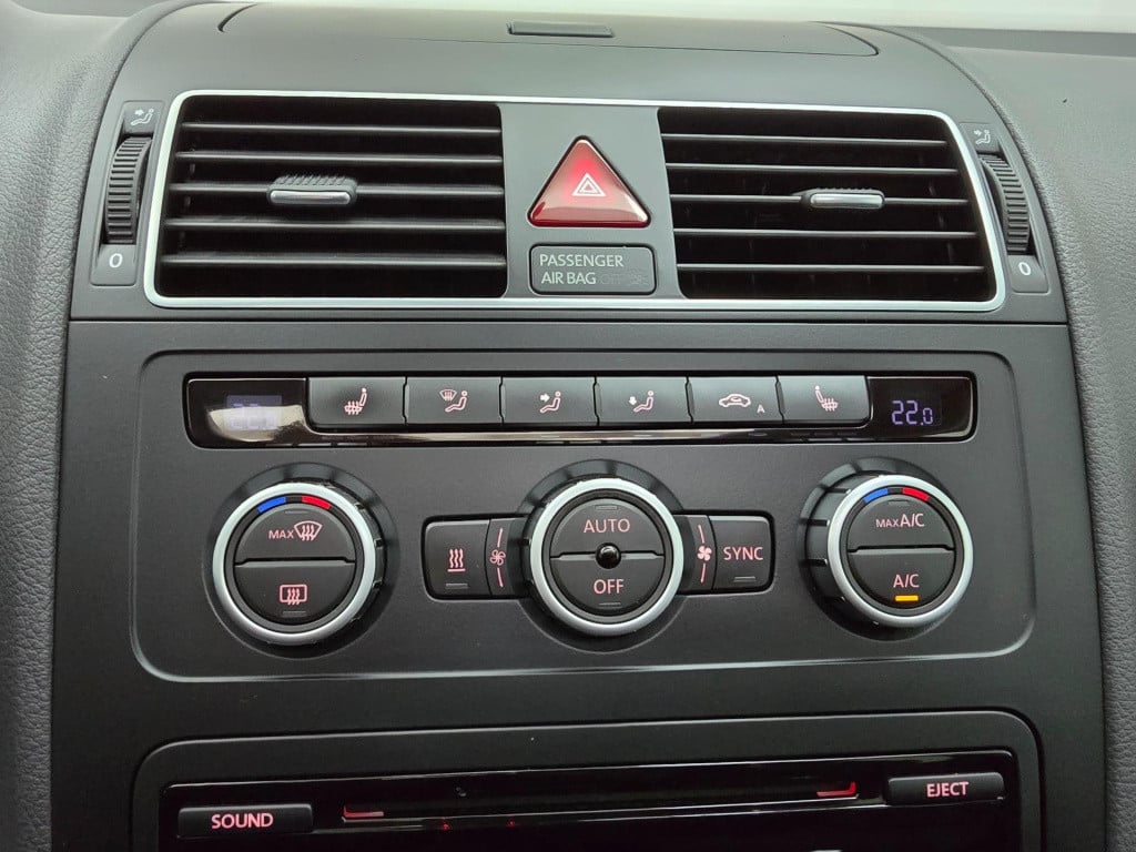 Volkswagen Touran occasion 1.4 tsi 5 persoons met panoramadak en grote koff