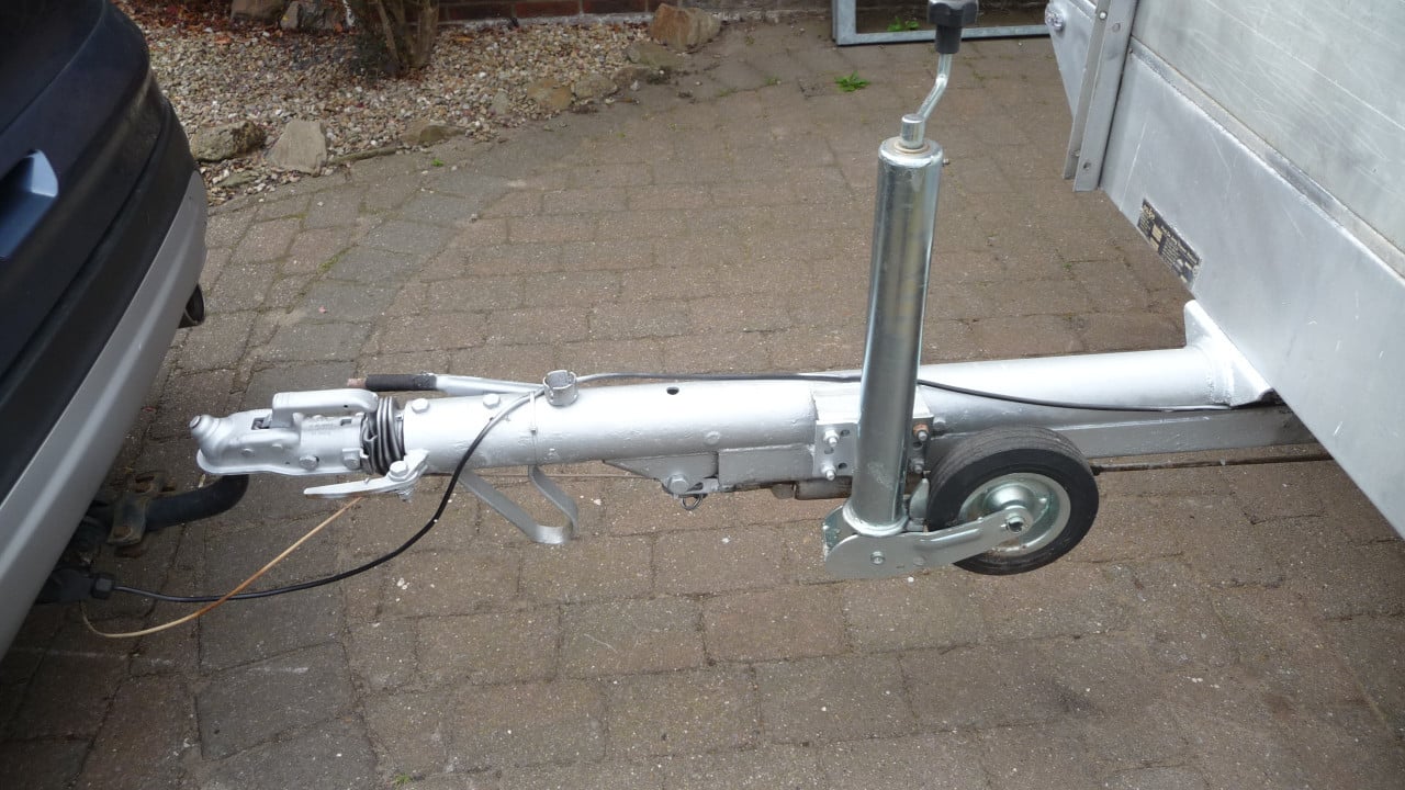 TE KOOP GEREMDE PLATEAUWAGEN merk EQUIPE met KENTEKEN