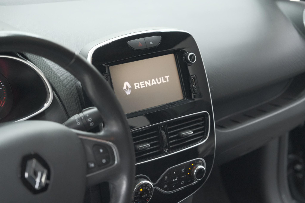 Renault Clio 1.2 limited | trekhaak | navigatie | parkeersensoren | climate