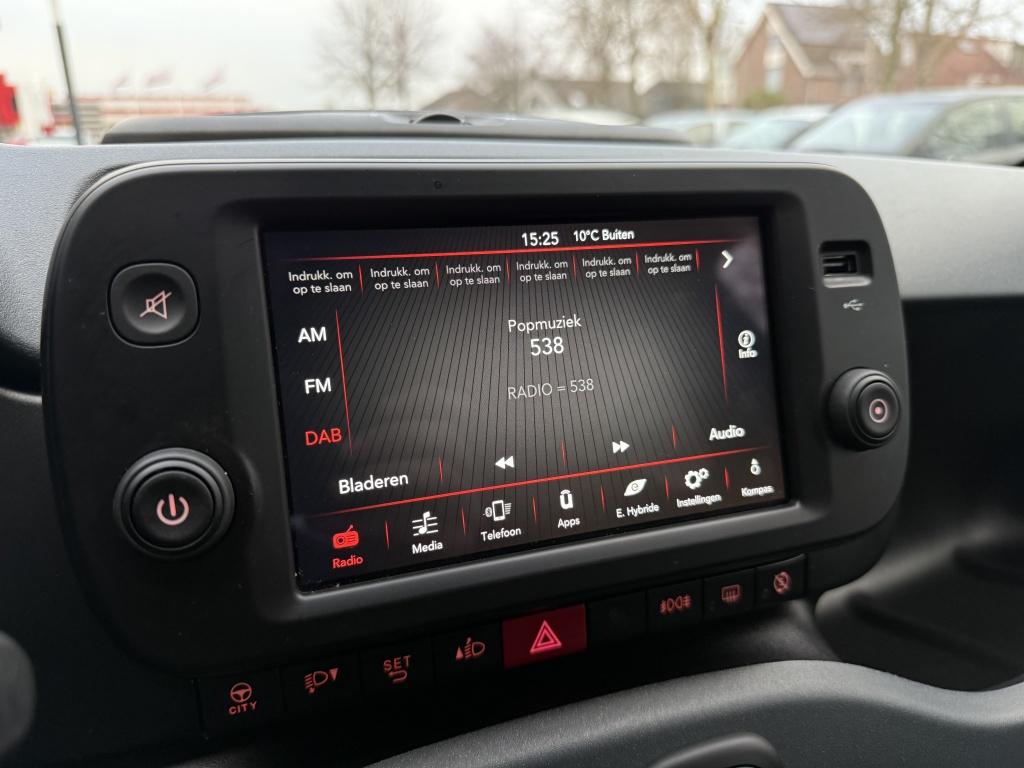Fiat Panda 1.0 hybrid red cross // carplay , android auto //