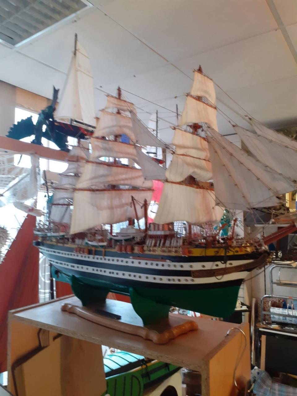 Scheepsmodel Ameriko Vespucci