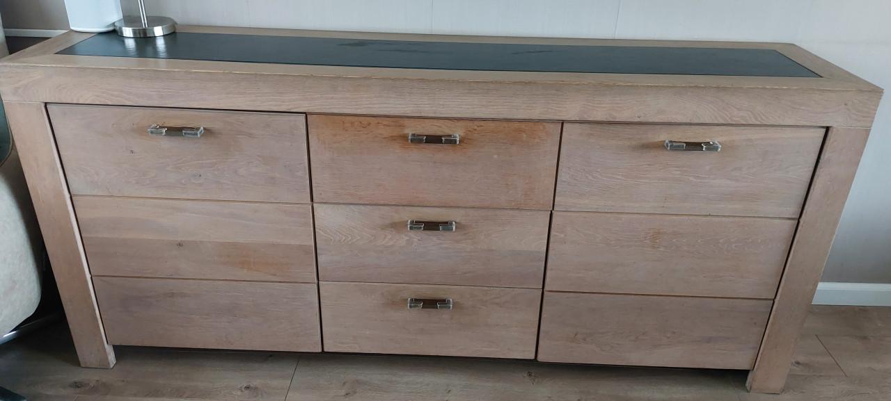 Te koop: complete robuste licht eieken meubelset met leistenen inlegbladen