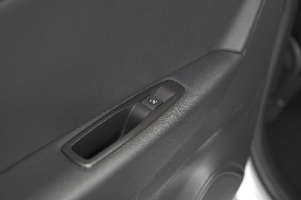 Renault Captur tce 150 edc intens | trekhaak | navigatie | parkeersensoren