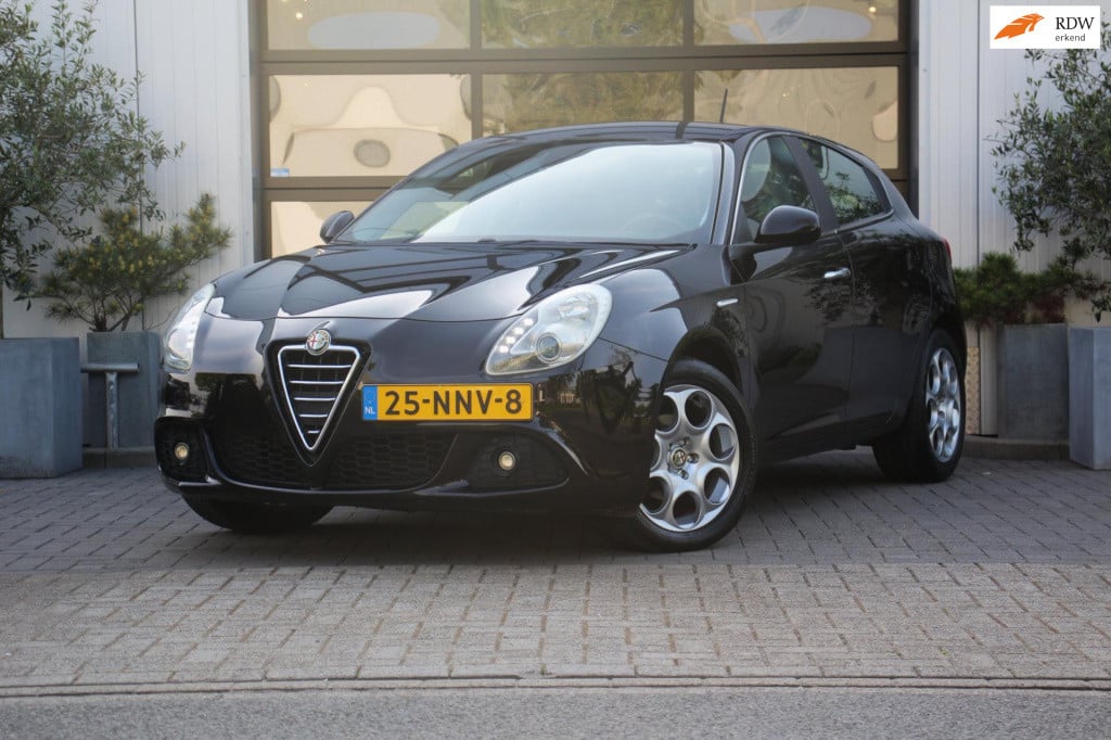Alfa Romeo Giulietta 1.4 t distinctive - airco - cruise control -dealer oh!