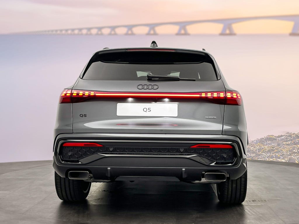 Audi Q5 s edition 2.0 tfsi e 220 kw / 299 pk suv 7 versn.