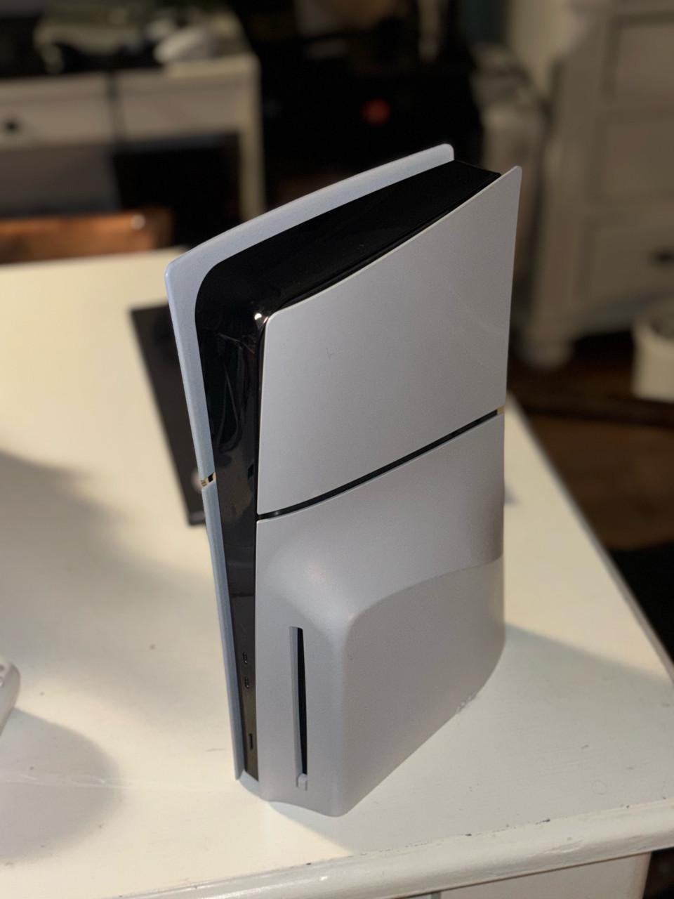 Playstation 5 (1TB) + beeldscherm + controller