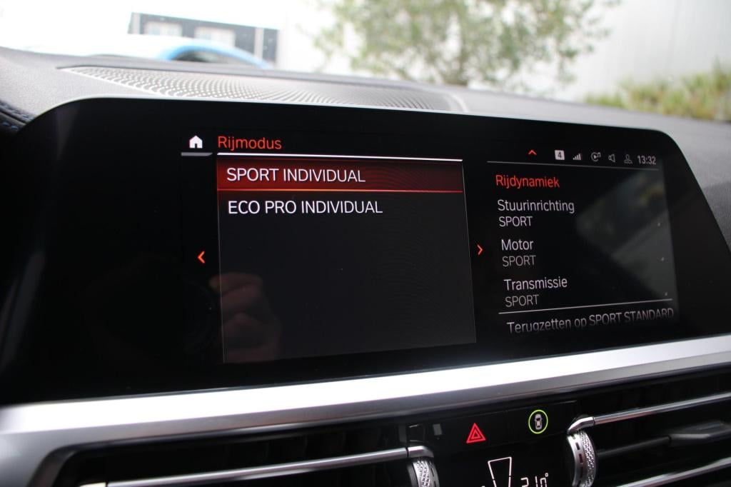 BMW 3-serie touring 330i m-sport - leder - 360 camera - head up - led - vir