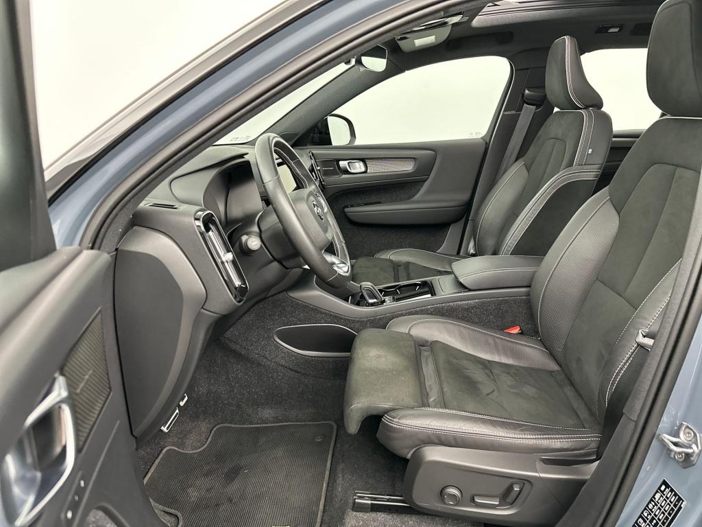 Volvo XC40 p8 408pk awd recharge r-design| pano| 360camera| h&k audio|