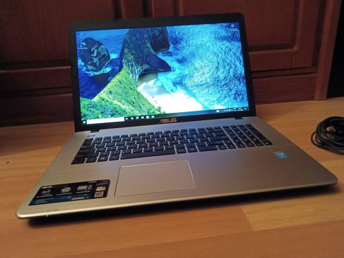 Laptop Asus F571L