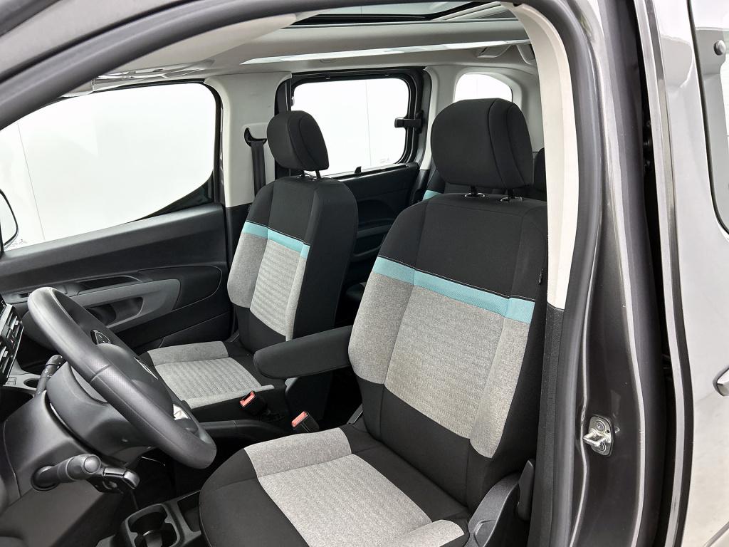Citroen Berlingo 110 pk feel | rijklaar | trekhaak | parkeersensoren achter