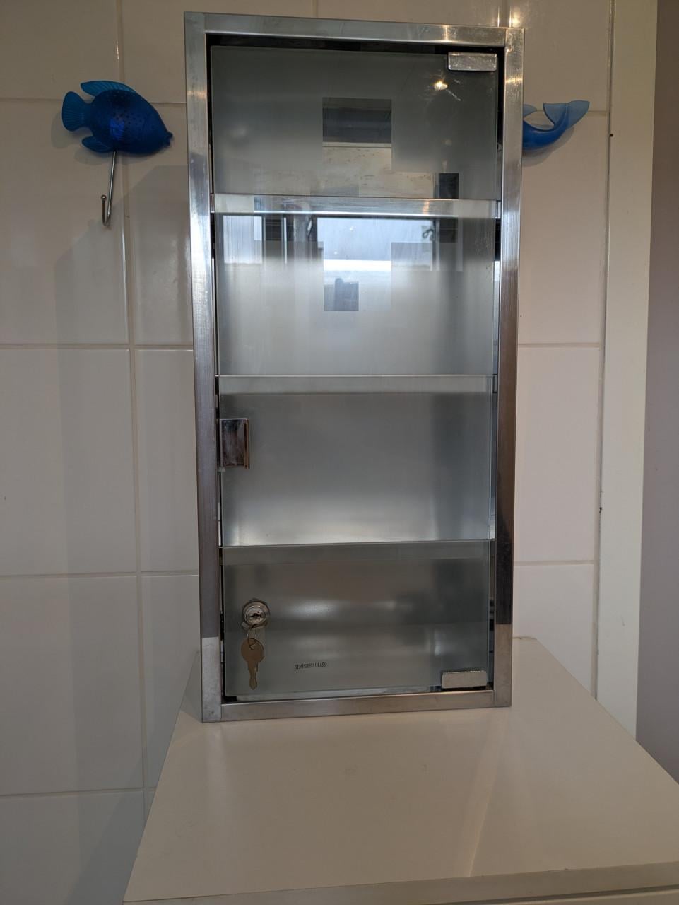 Badkamerkast, medicijnkastje