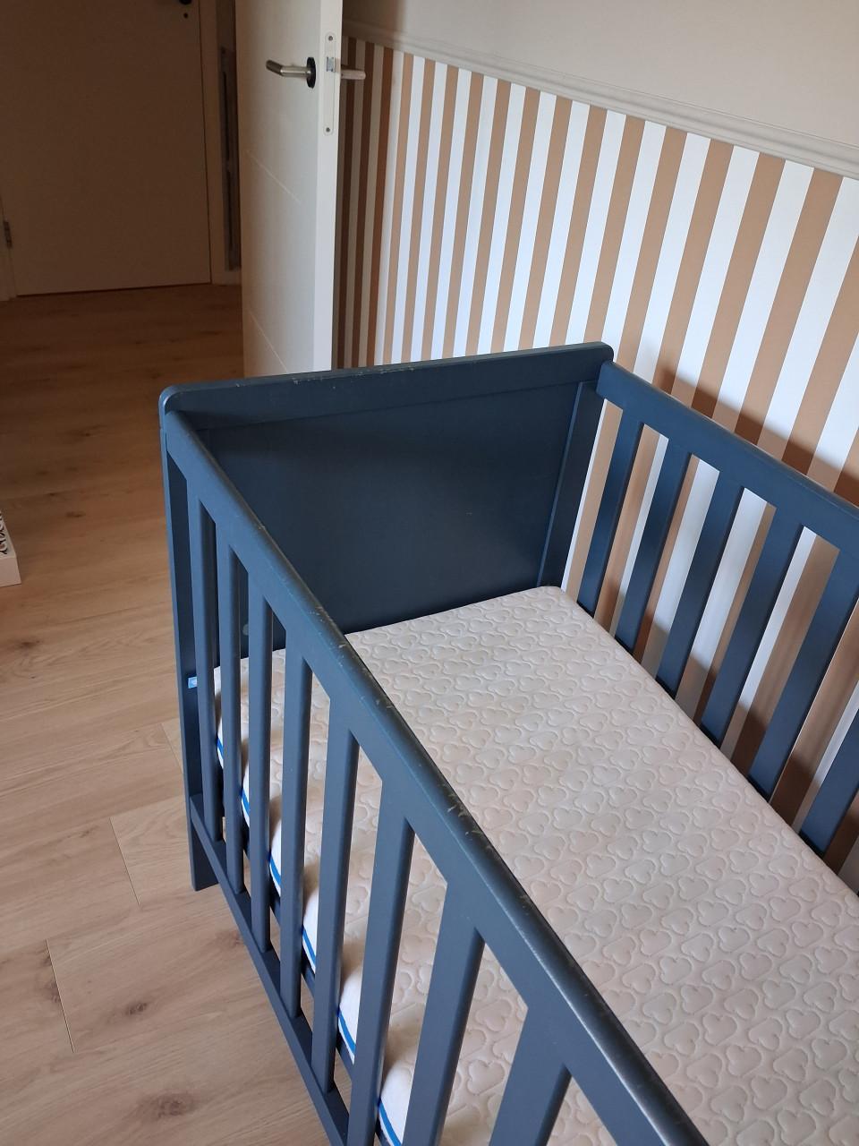 Ledikantje te koop