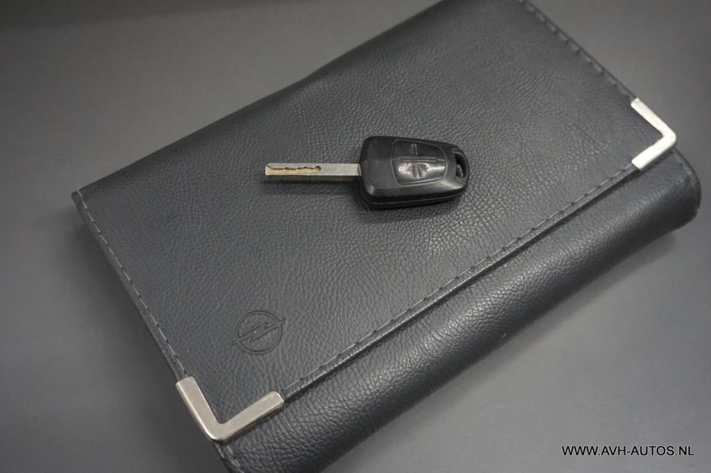 Opel Corsa 1.2-16v essentia