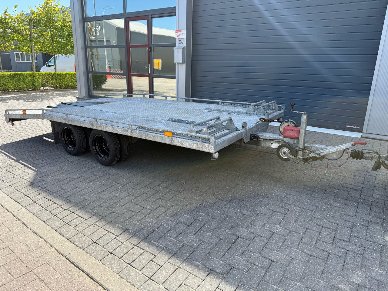 Witteveen R2430 Autoambulance “Marge” NIEUWE BANDEN! 8st