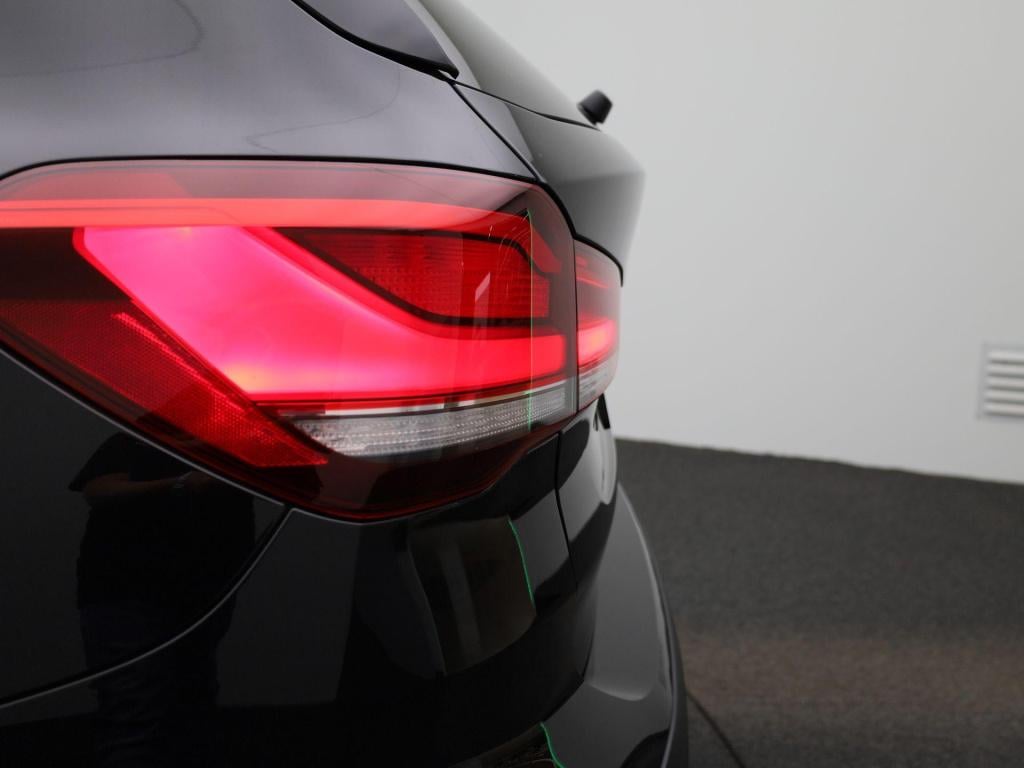 BMW X1 sdrive18i high executive | apple carplay / android auto | stoel- stu