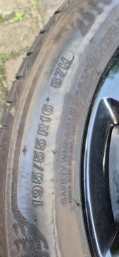Velgen met band van Nissan Micra (16 inch)
