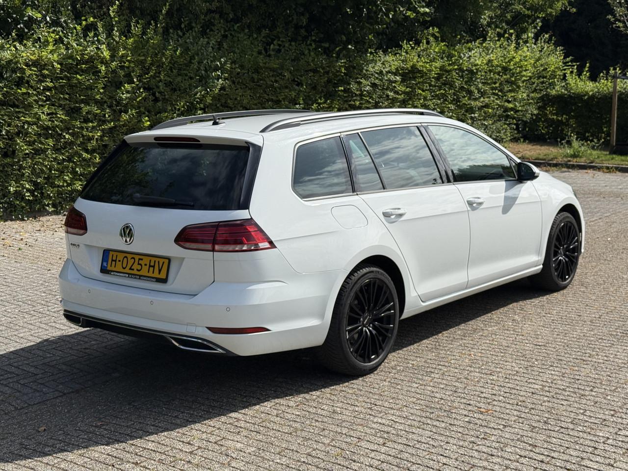 Volkswagen Golf - 1.0 TSI Highline Trekhaak