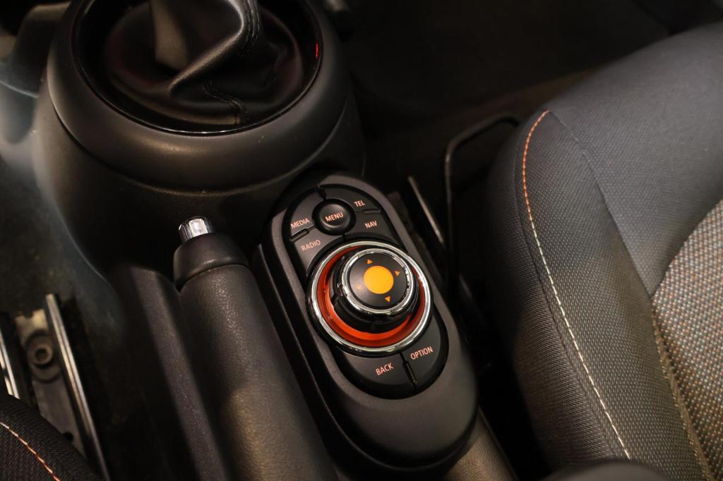 Mini Cooper mini 1.5 salt business nl auto, stoelverw, panoramadak, navi