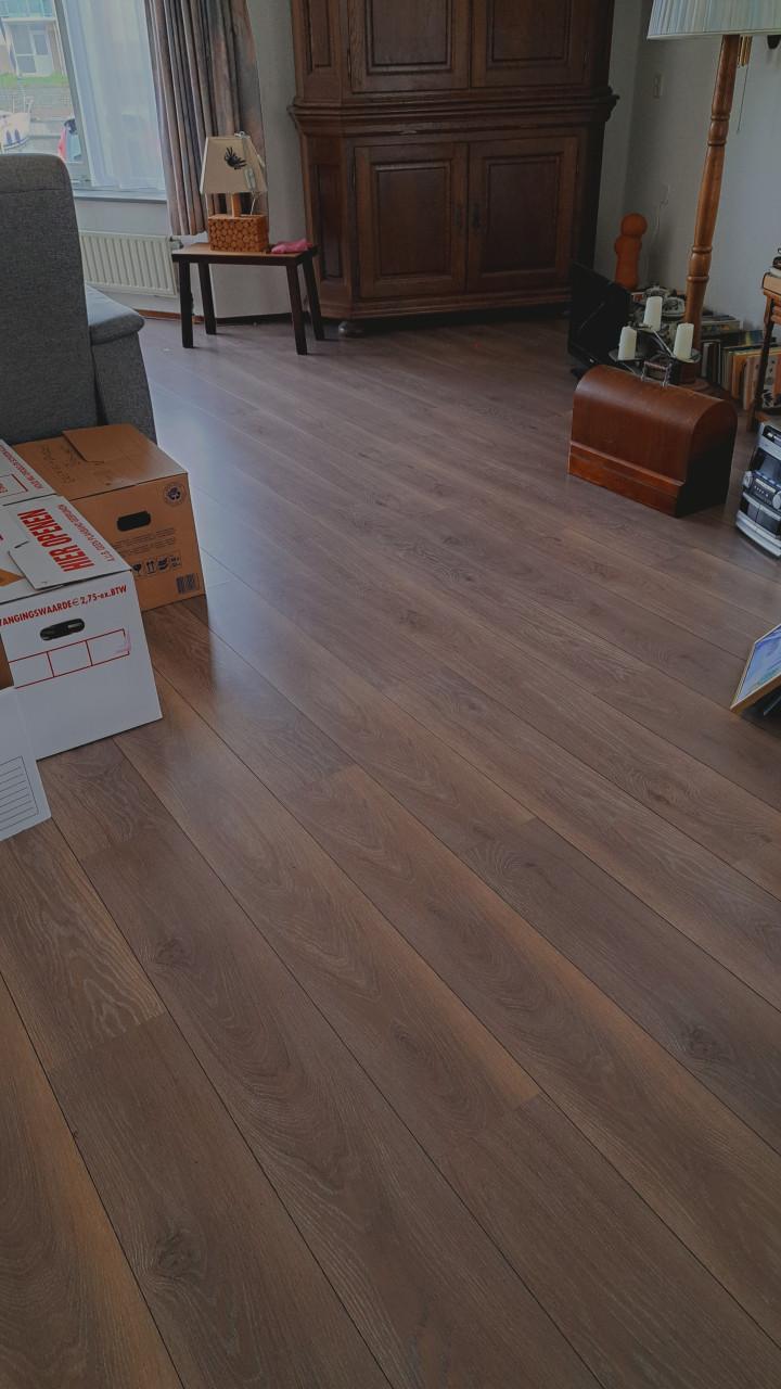 Gerookt eiken wit geoliede laminaatvloer