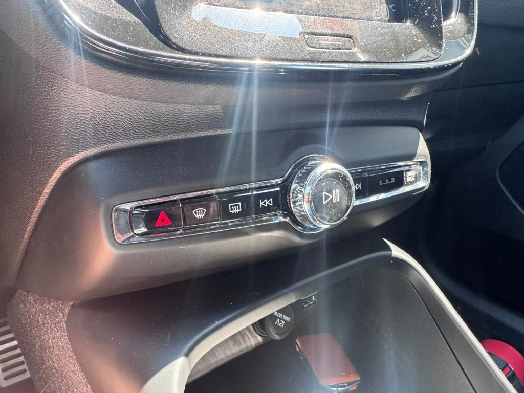Volvo XC40 1.5 t5 recharge r-design