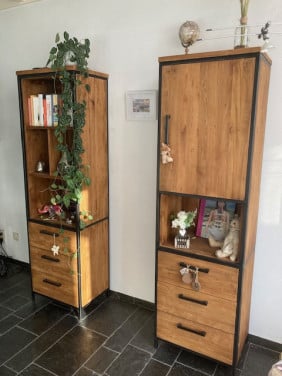 Twee mango houten kasten 190x55x40