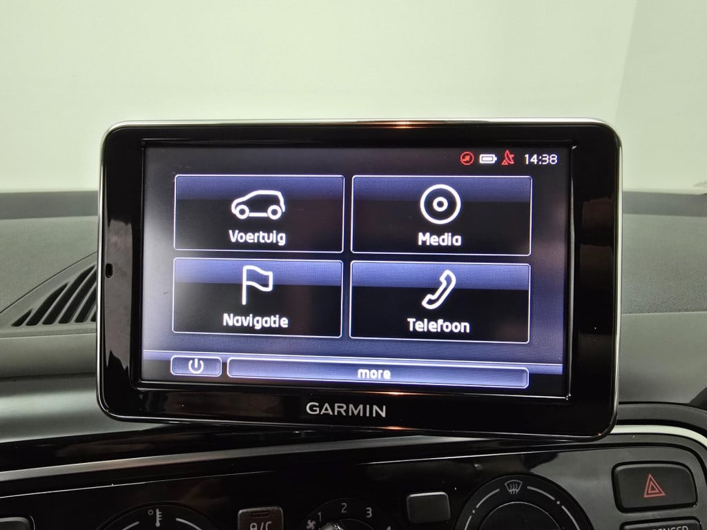 Volkswagen UP! 1.0 high up! bluemotion met cruisecontrol | unieke uitvoerin