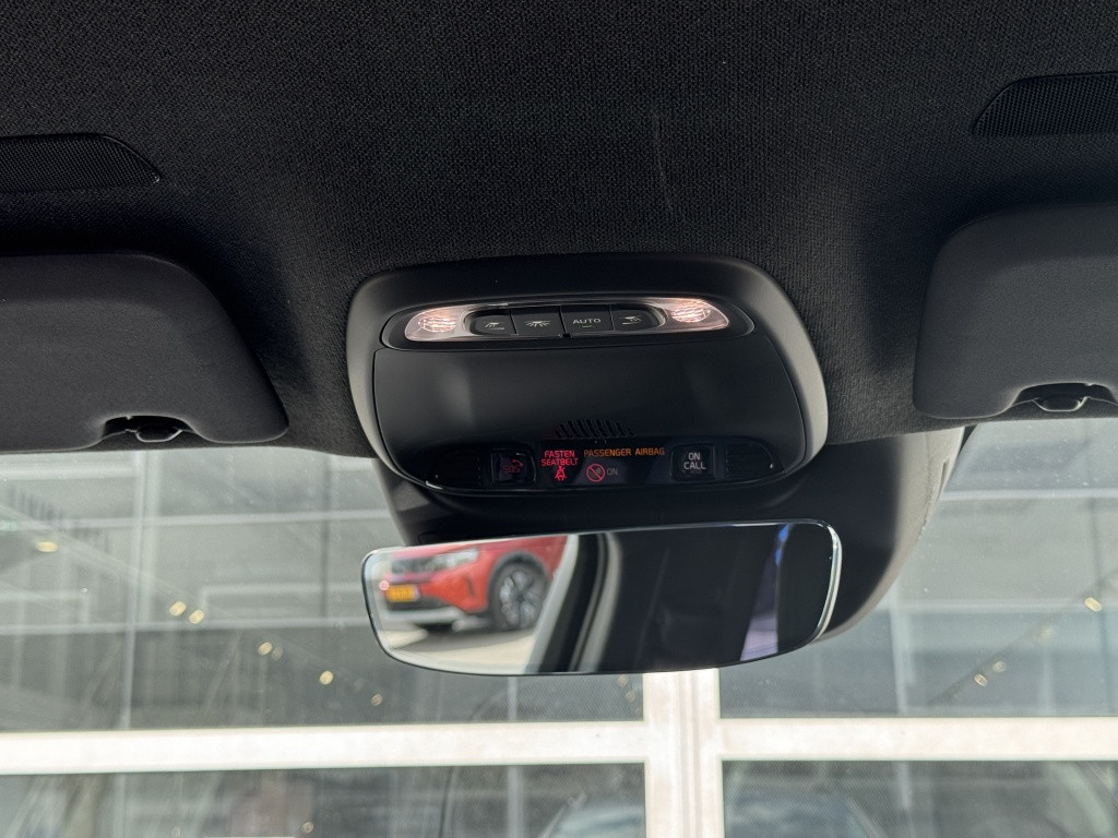Volvo XC40 t4 190pk r-design| adap.cruise| trekhaak| stoel.verw| h&k sound