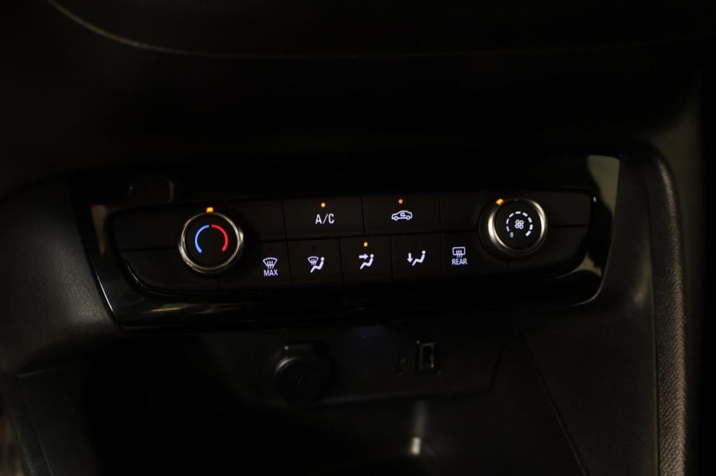 Opel Corsa 1.2 edition appconnect, airco, cruise,