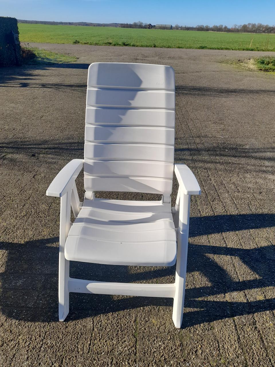 Verstelbare witte tuinstoel (flair)