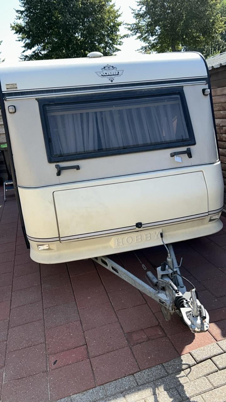 Hobby prestige 425 met voortent luifel en uitbouw
