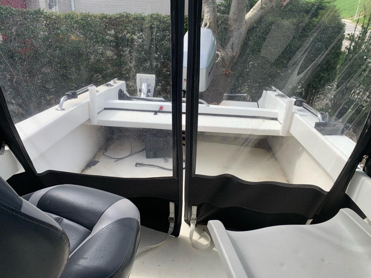 Pilot 520 Sea Fishing Boat Complete