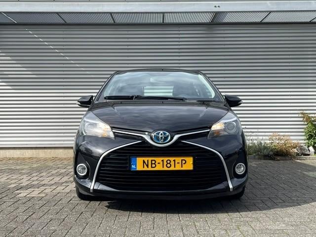 Toyota Yaris 1.5 hybrid trend bi-tone