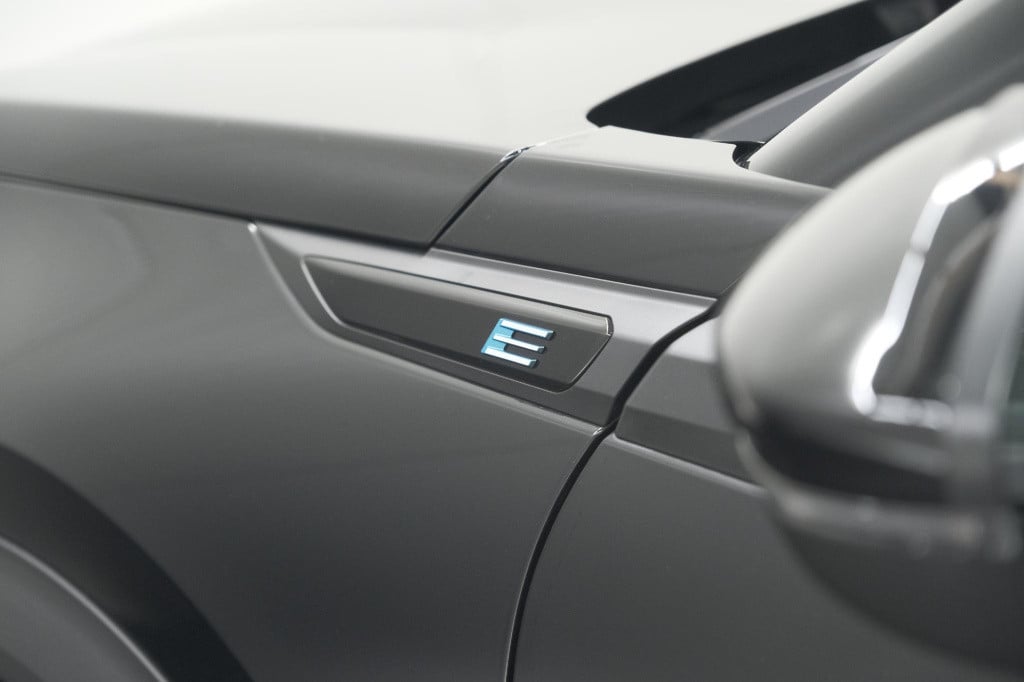Peugeot E-2008 ev active 50 kwh | parkeersensoren | apple carplay | climate