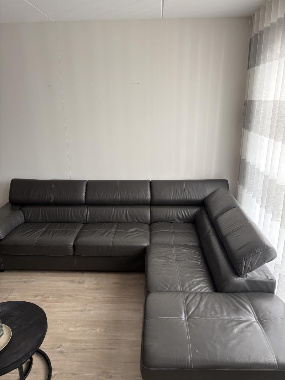 Leren hoekbank 2,8m X 2,4m