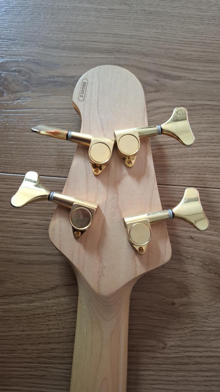 Yamaha basgitaar. Als nieuw, met tas