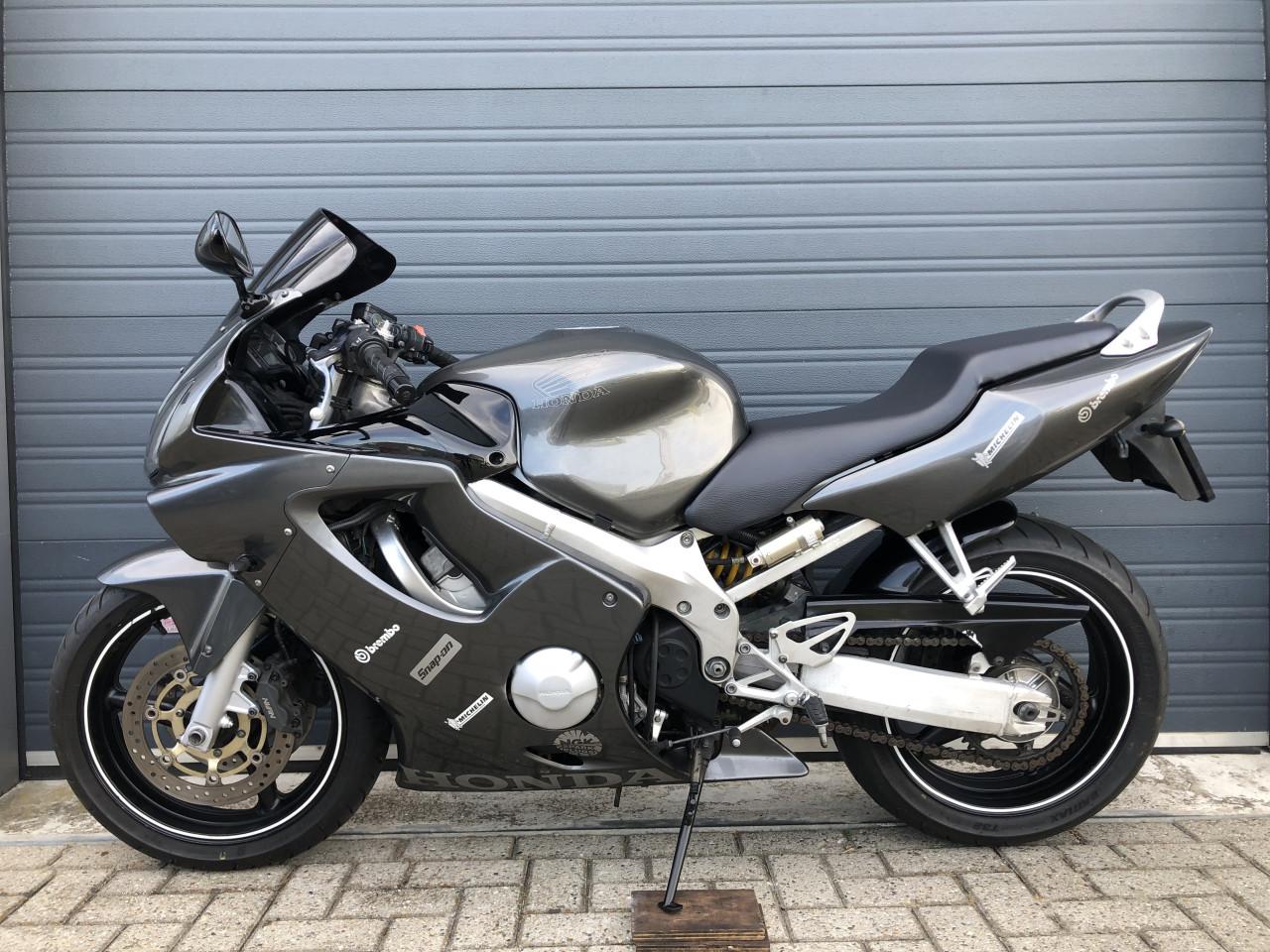 ***VERKOCHT*** Honda CBR600 uit 2003, sportdemper €2450.-