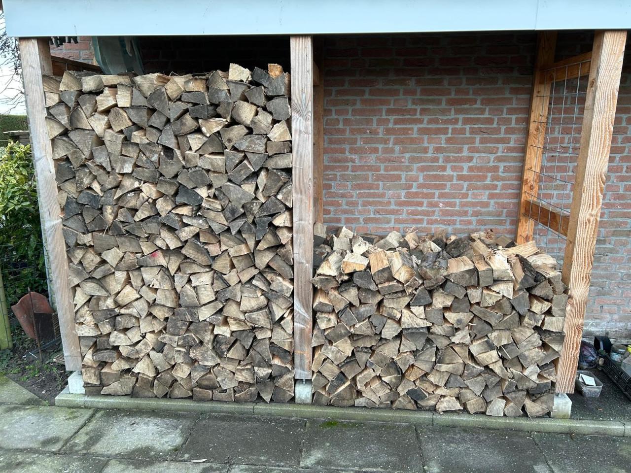 Te Koop 1 jaar gedroogd Es haardhout