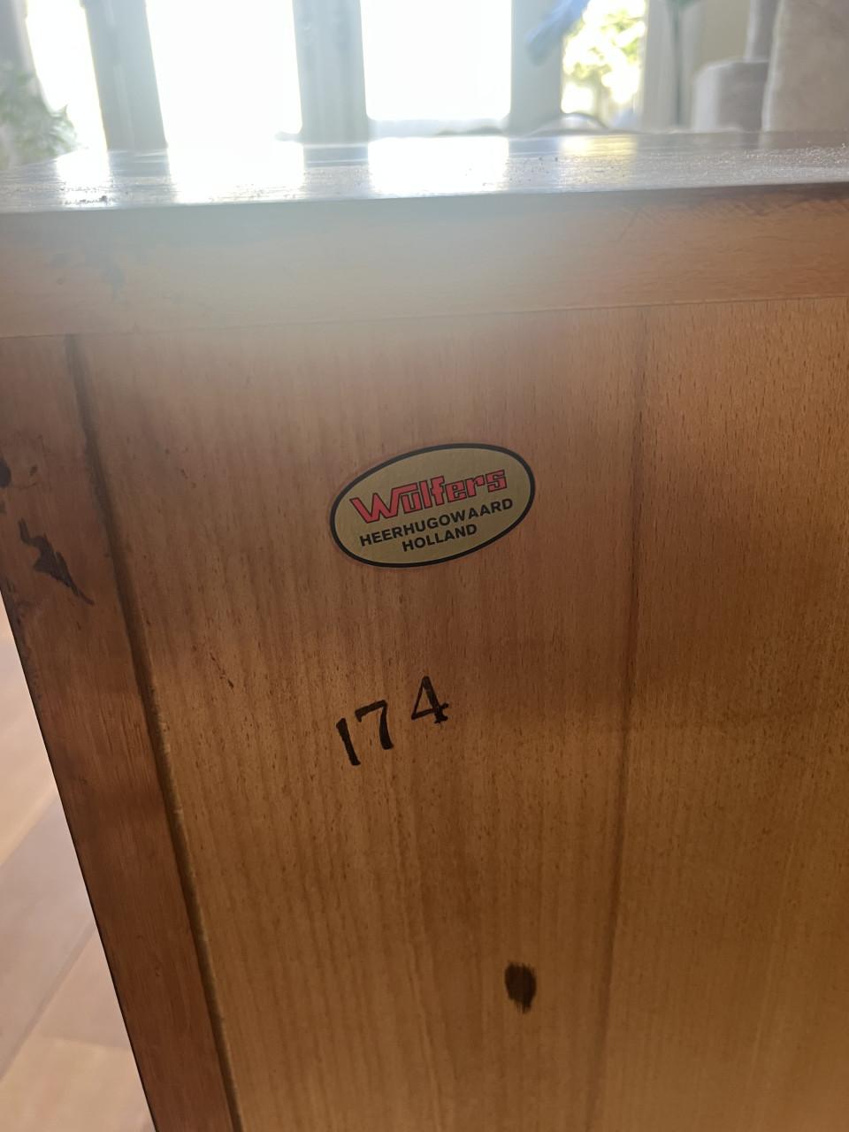 Vintage klein dressoir- massief eiken (zwaar)