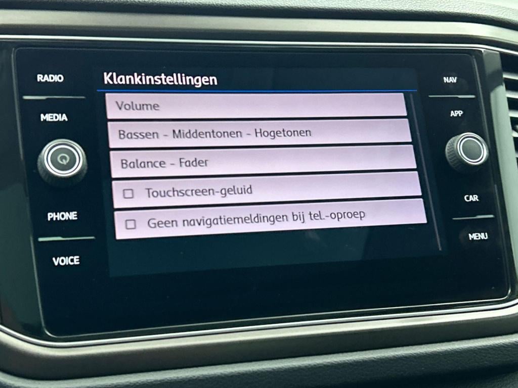 Volkswagen T-roc 1.0 tsi style | lmv | panorama dak | navigatie | parkeer s